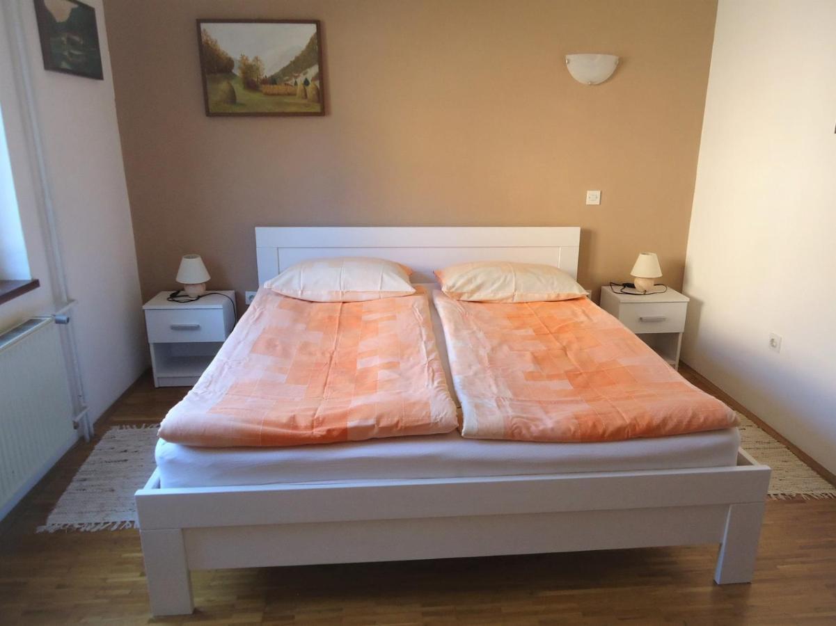 Apartma Gorjan โทลมิน ภายนอก รูปภาพ