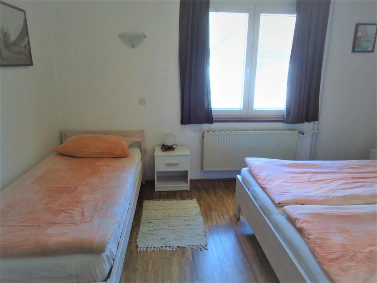 Apartma Gorjan โทลมิน ภายนอก รูปภาพ